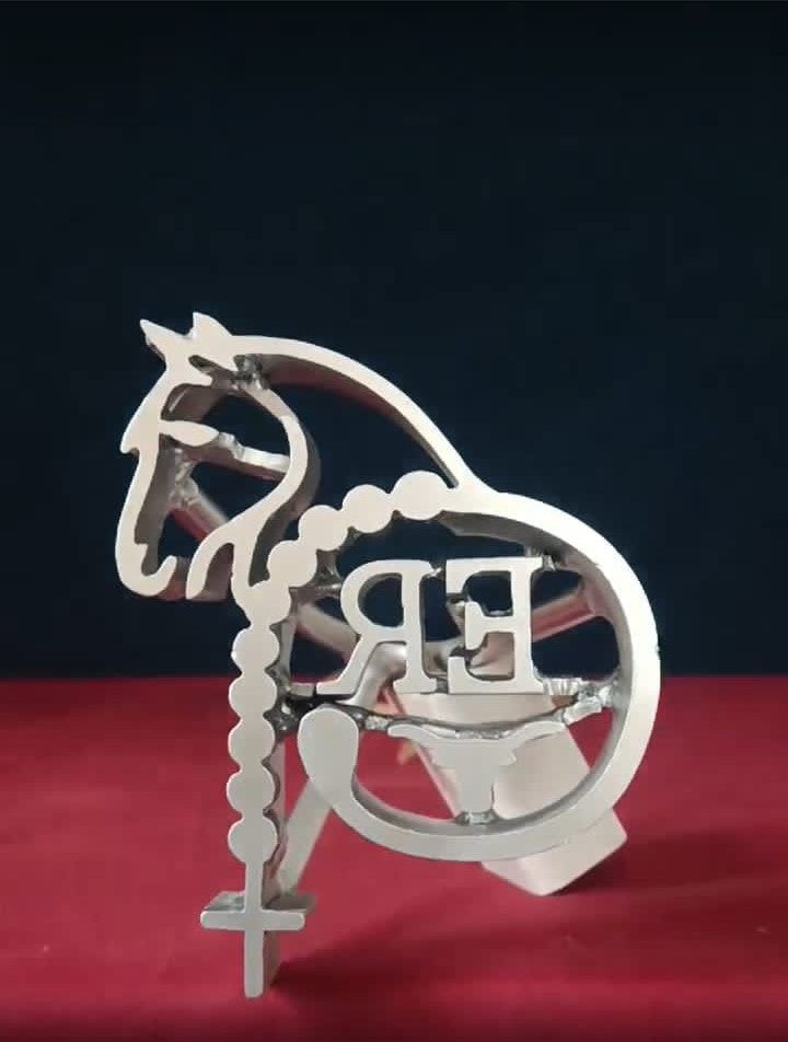 FIERRROS DE ACERO  MODELO DE CABALLOS