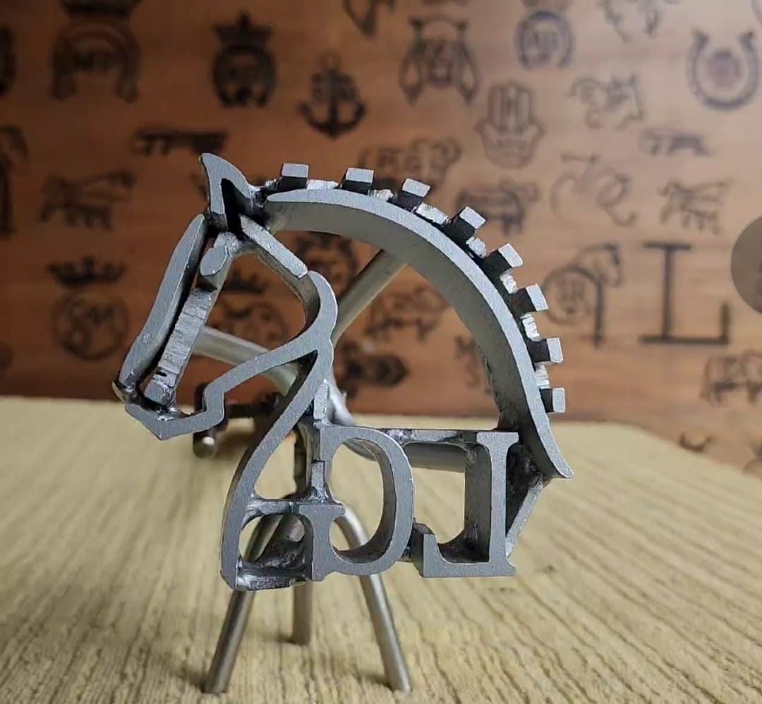FIERRROS DE ACERO  MODELO DE CABALLOS